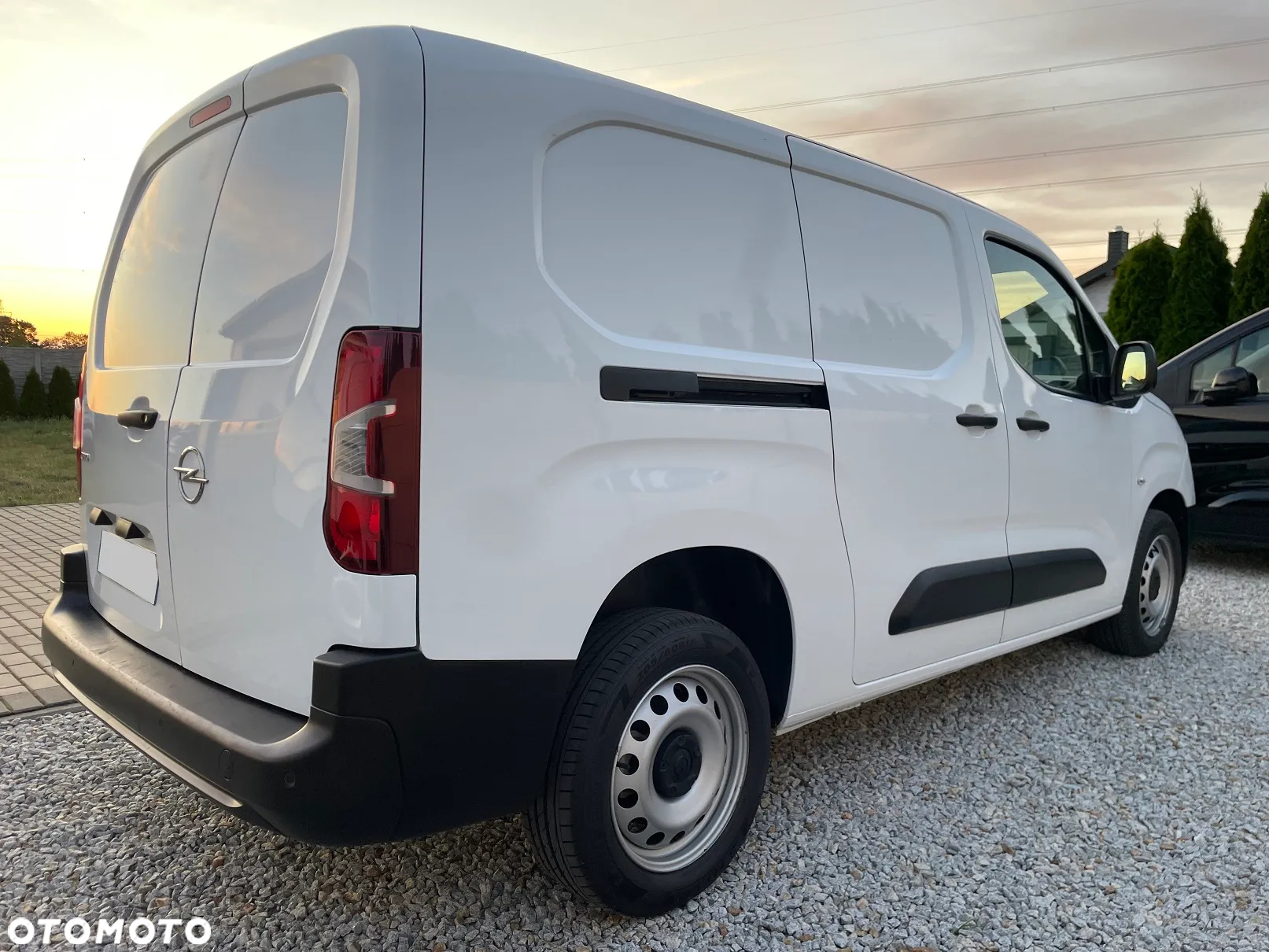 Opel COMBO XL MAXI LOONG 1.5 D 6 Biegów - 10