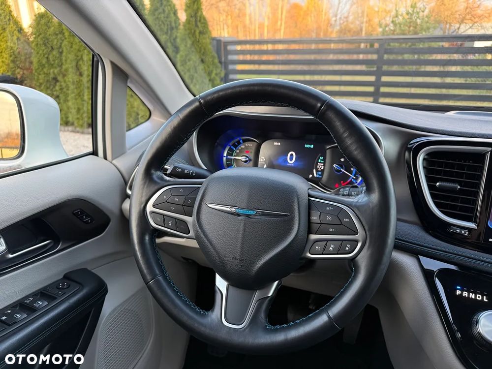 Chrysler Pacifica - 21