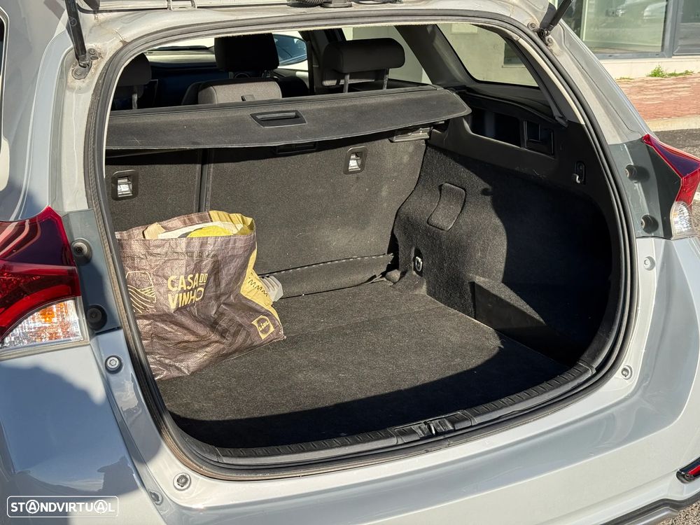 Toyota Auris Touring Sports 1.8 HSD Freestyle - 20