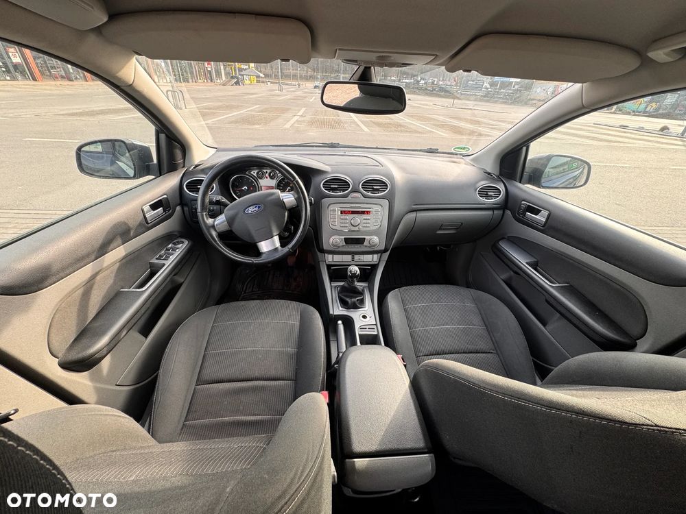 Ford Focus 1.8 Sport - 10