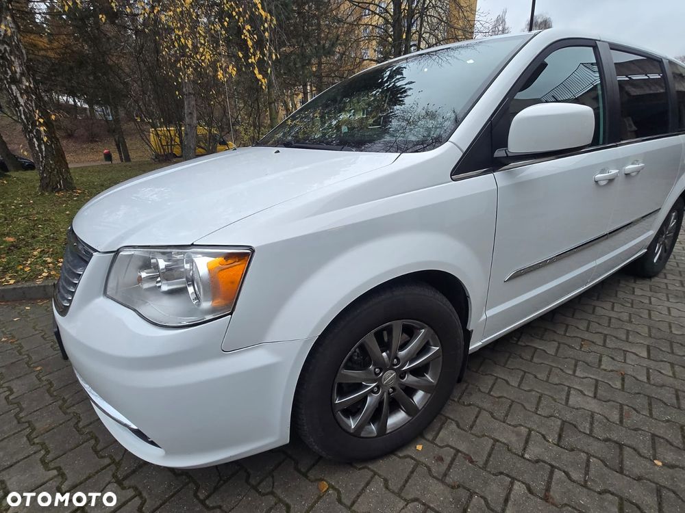 Chrysler Town & Country 3.6 Limited - 1