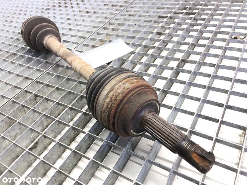 PÓŁOŚ LEWY PRZÓD - 60.00 PLN - TOYOTA YARIS VERSO (_P2_) 1999 - 2005 1.3 (NCP20_, NCP22_) 63 kW - 3