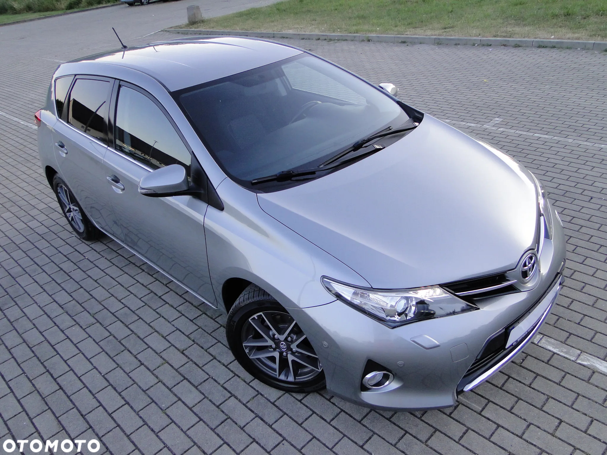 Toyota Auris - 12