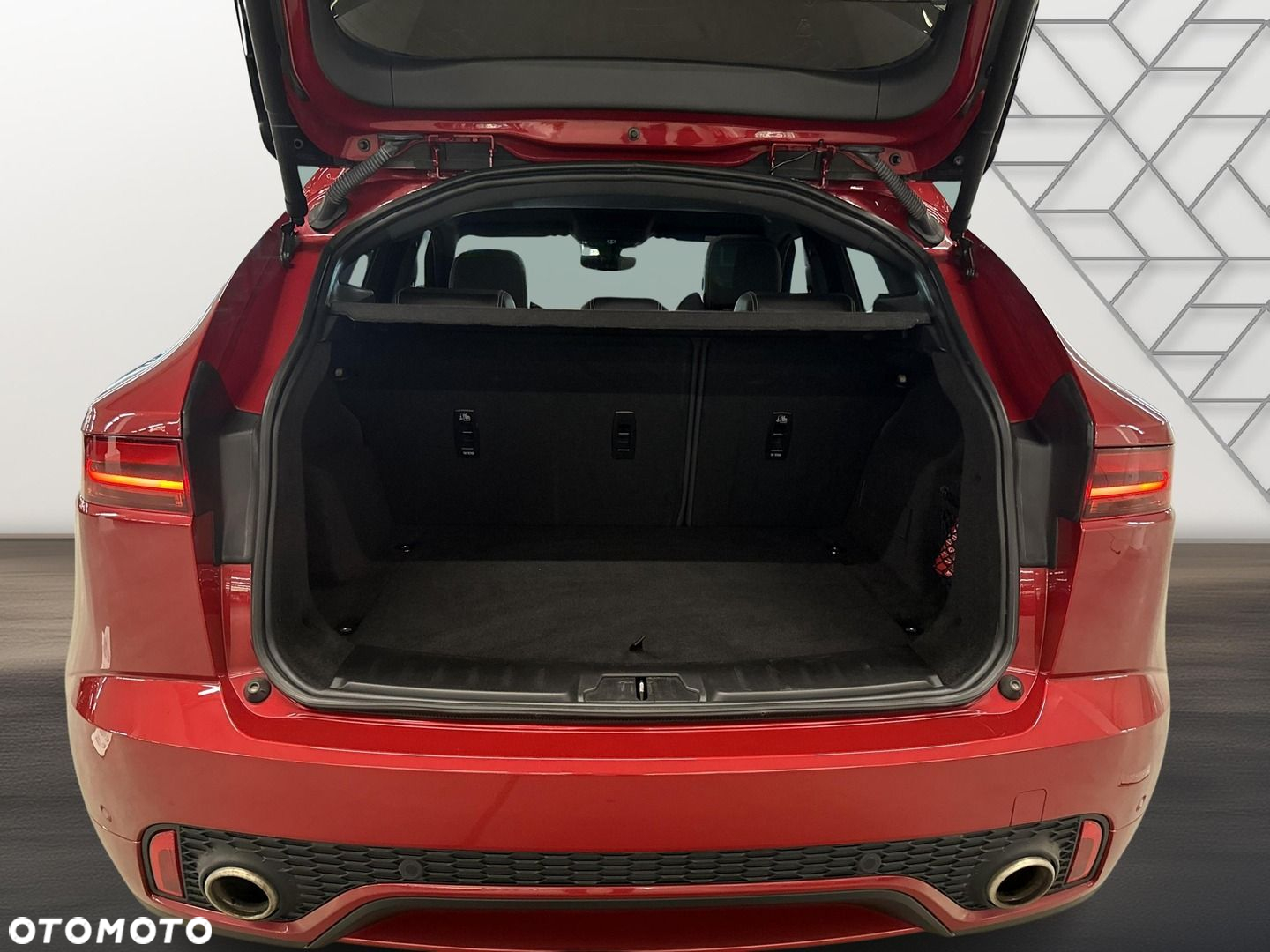 Jaguar E-Pace 2.0 i4P AWD R-Dynamic - 11