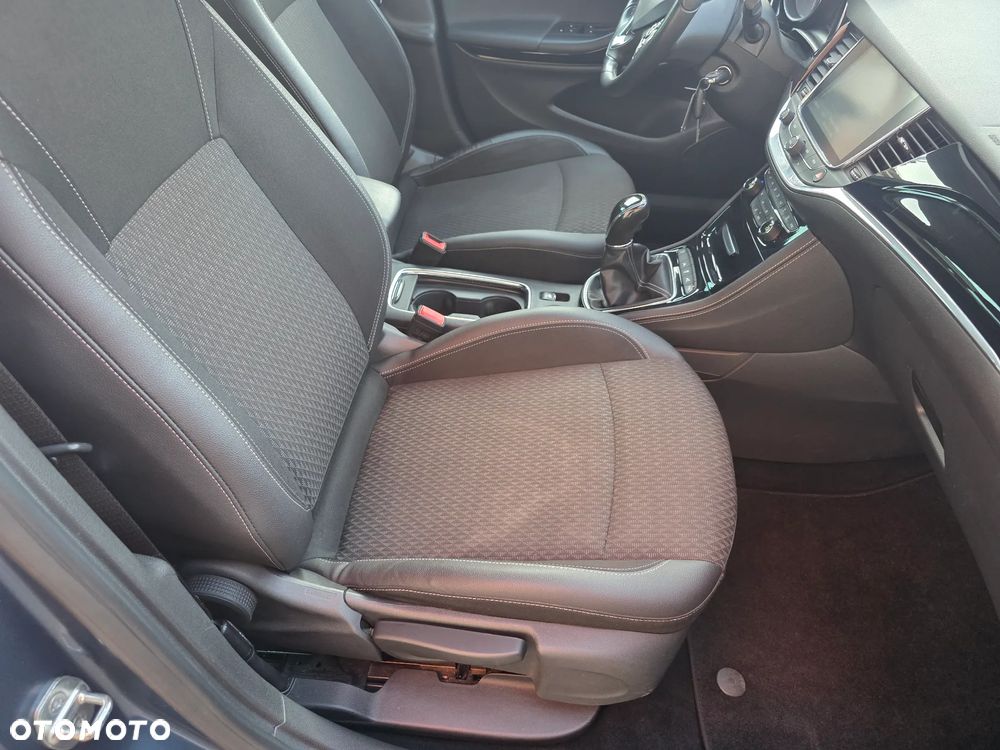 Opel Astra 1.4 Turbo Innovation - 24