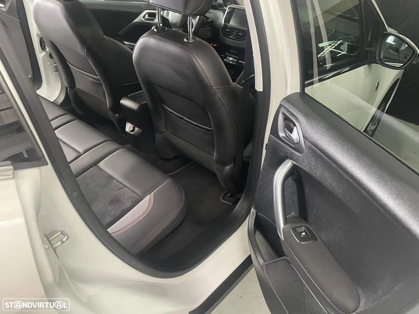 Peugeot 2008 1.2 PureTech Crossway - 28