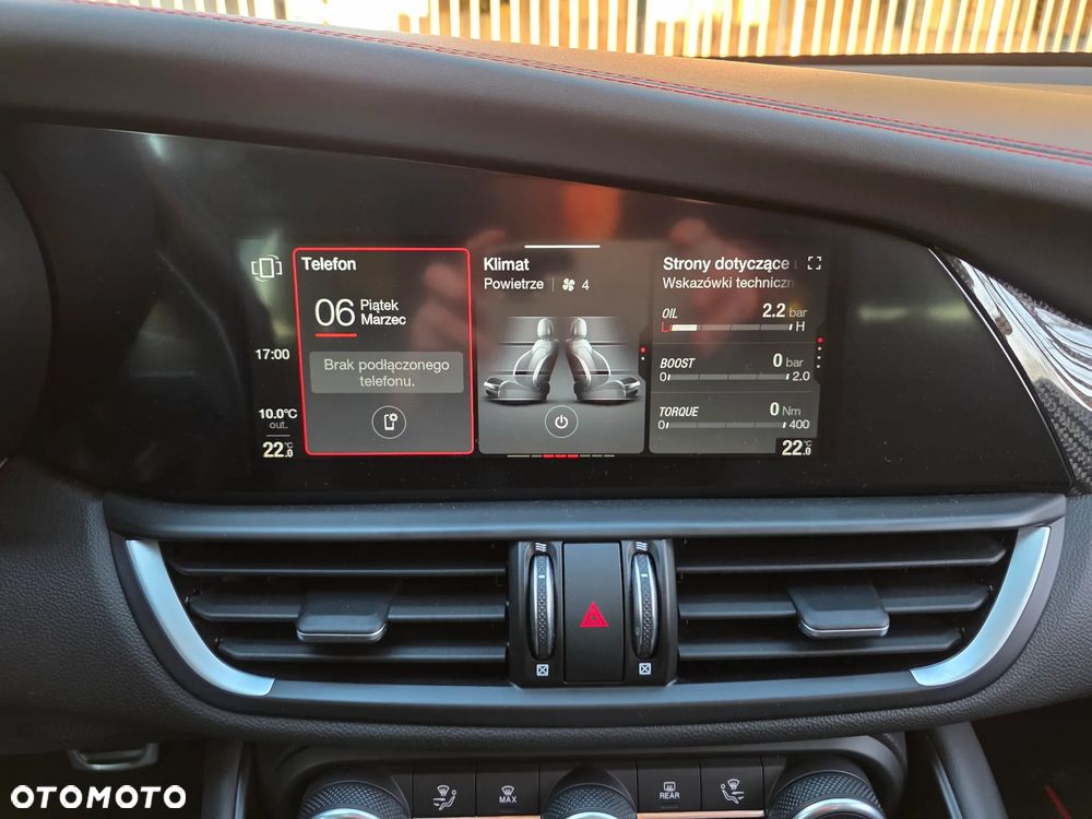 Alfa Romeo Giulia 2.0 Turbo 16V AT8-Q4 Estrema - 13