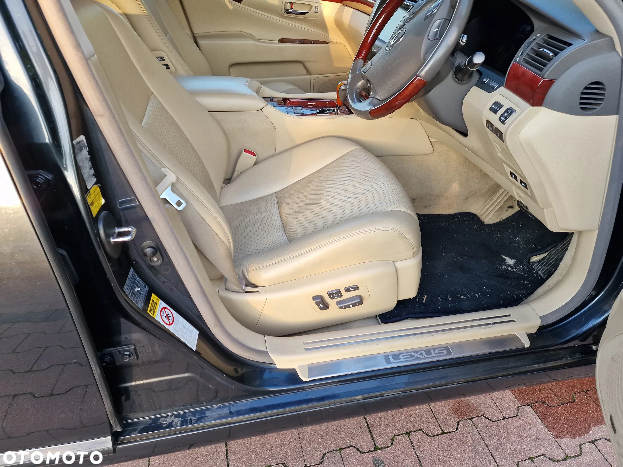 Lexus LS 460 - 12