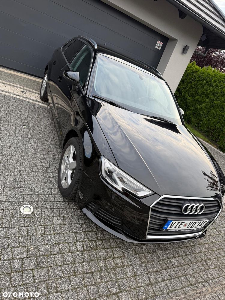 Audi A3 Sportback 1.2 TFSI Ambiente - 2