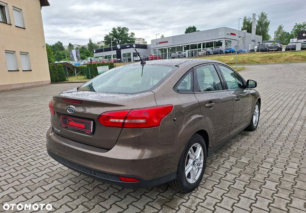 Ford Focus - 8