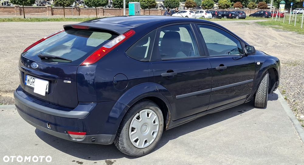 Ford Focus 1.6 Ambiente - 5