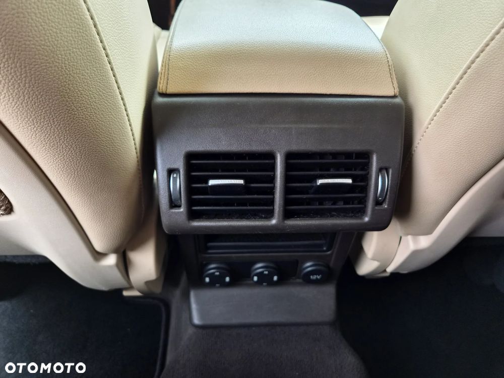 Jaguar F-Pace 20d Prestige - 18