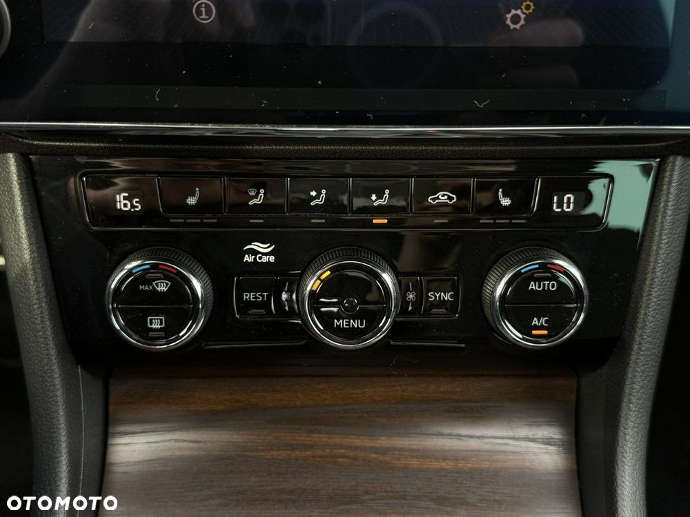 Skoda Superb 2.0 TDI SCR 4x4 Scout DSG - 31