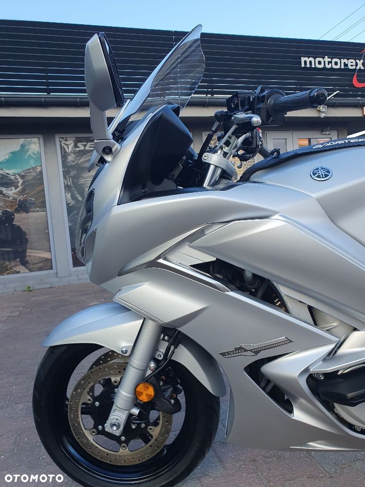 Yamaha FJR - 11