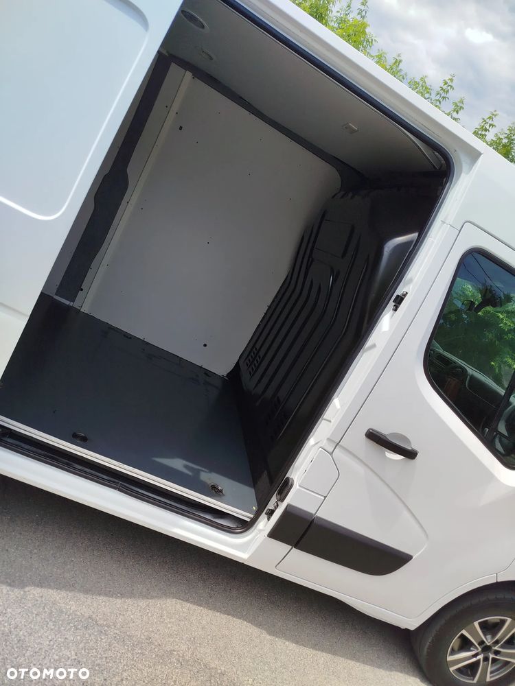 Renault Master L2H2 ŚREDNIAK 2.3DCI - 23