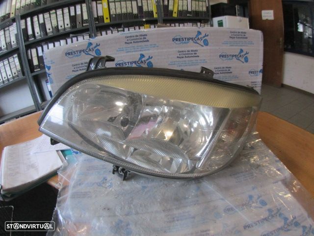 Farol 90582021 OPEL ZAFIRA A 2003 2.2DTI 125CV 5P CINZA ESQ HB3 + H7 GN VALEO Apoios Partidos - 1