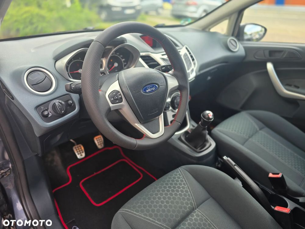 Ford Fiesta - 10