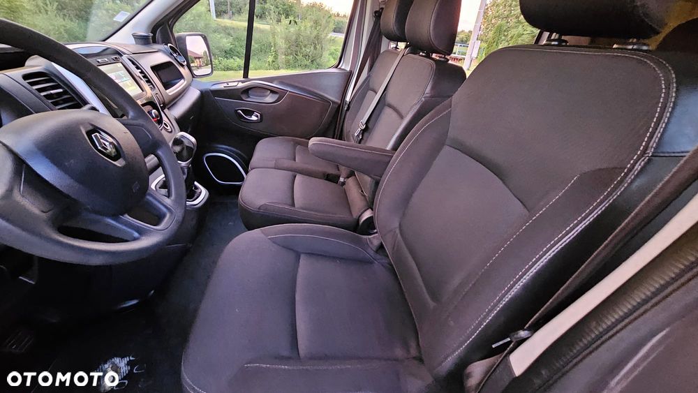 Renault Trafic Grand 2.0 dCi EDC - 17