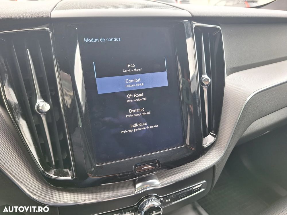Volvo XC 60 D5 AWD R-Design - 30