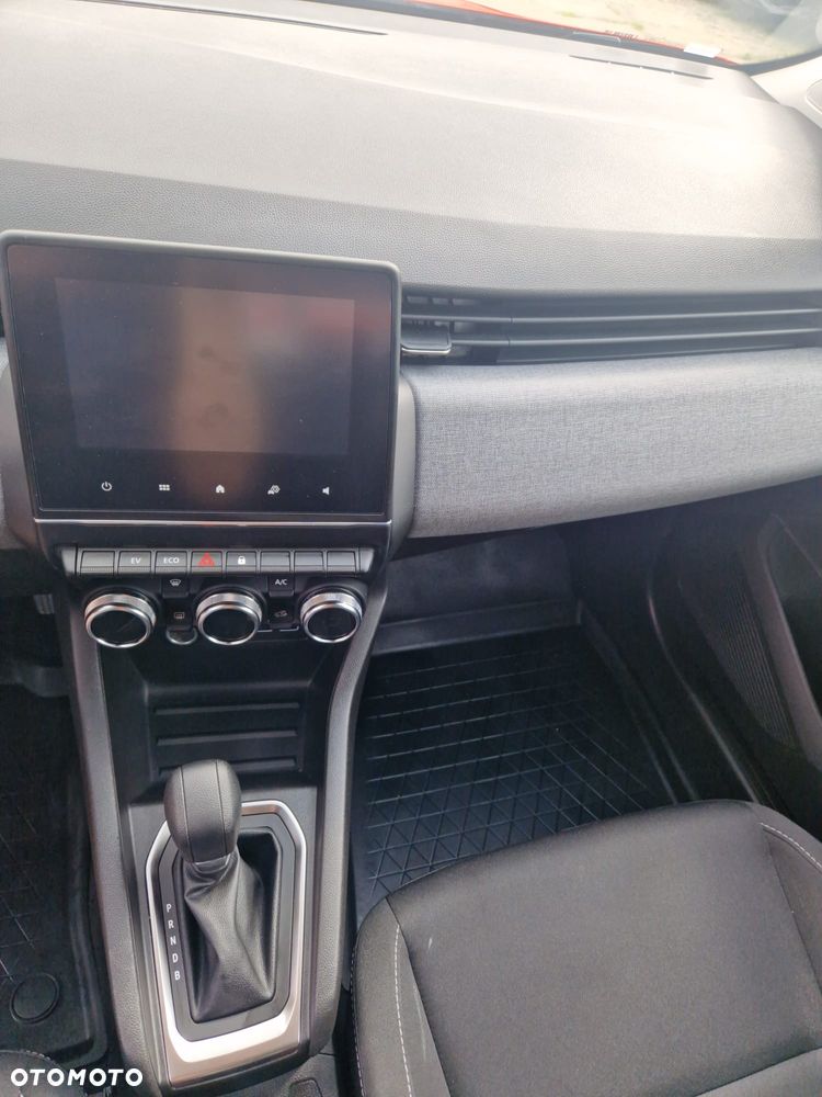 Renault Clio 1.6 E-TECH Techno - 11