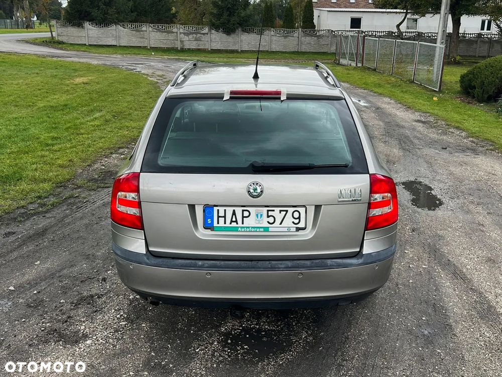 Skoda Octavia 1.6 - 6