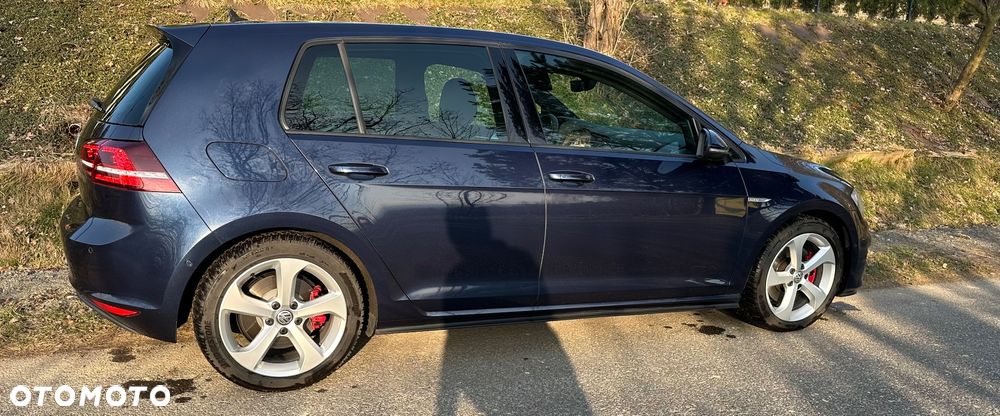 Volkswagen Golf - 12