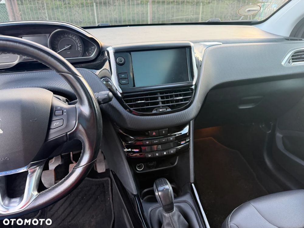 Peugeot 2008 PureTech 110 Stop&Start Allure - 16