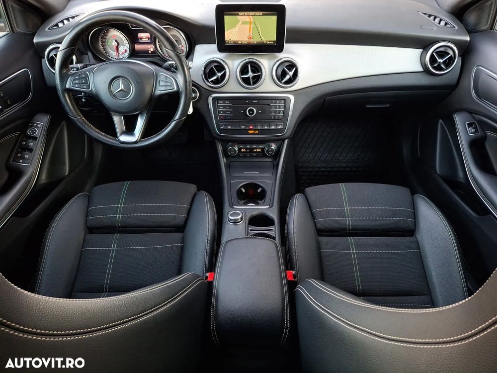 Mercedes-Benz GLA 220 d 4Matic 7G-DCT - 16