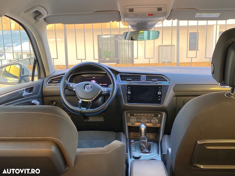Volkswagen Tiguan 2.0 TDI 4Mot DSG Comfortline - 9