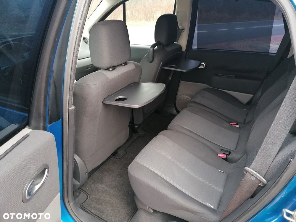 Renault Grand Scenic 2.0 16V Avantage - 24