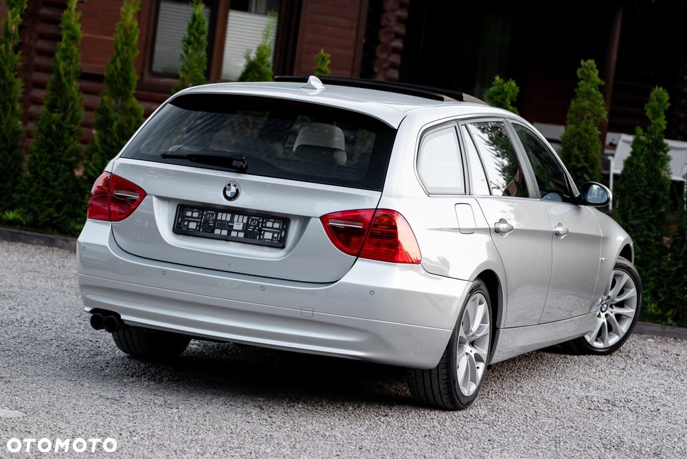 BMW Seria 3 330xi - 12