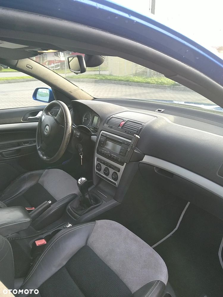 Skoda Octavia 2.0 TDI CR DPF RS - 15