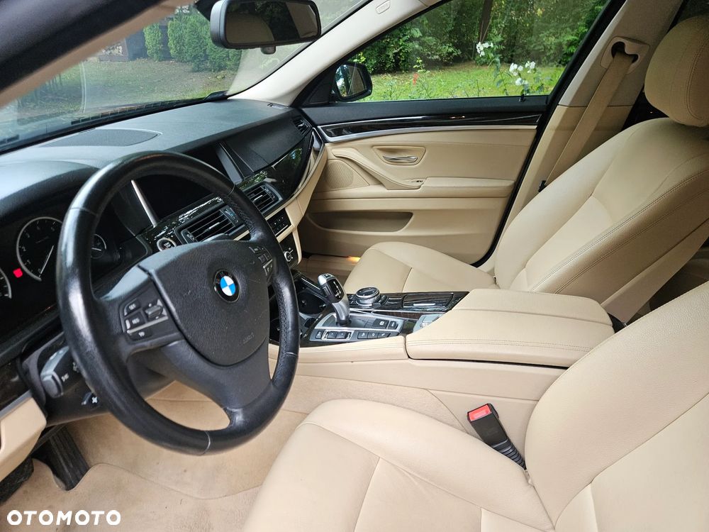 BMW Seria 5 528i xDrive Sport-Aut Luxury Line - 8