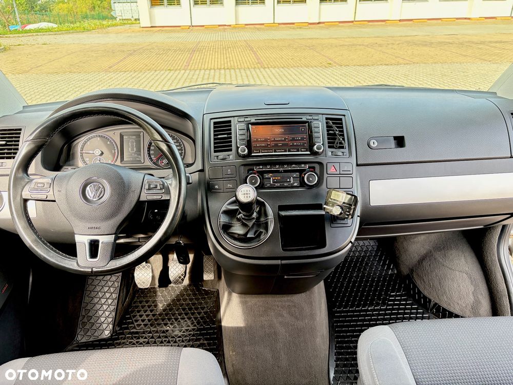 Volkswagen Multivan - 11