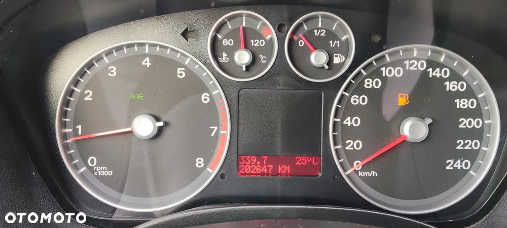 Ford Focus 1.6 16V Trend - 10