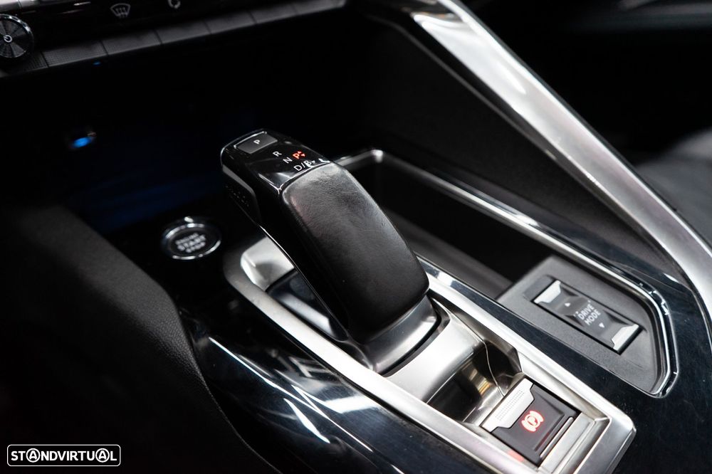 Peugeot 3008 1.6 Hybrid Allure Pack e-EAT8 - 31