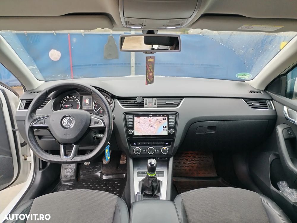 Skoda Octavia Combi 2.0 TDI (Green tec) Ambition - 12