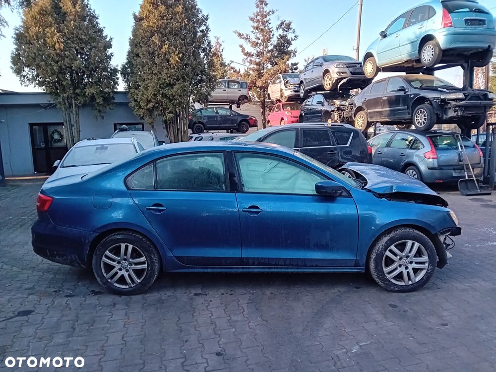 *VOLKSWAGEN JETTA* Samochód na części - 1