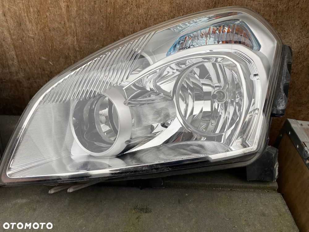 lampy qashqai komplet eu całe - 2