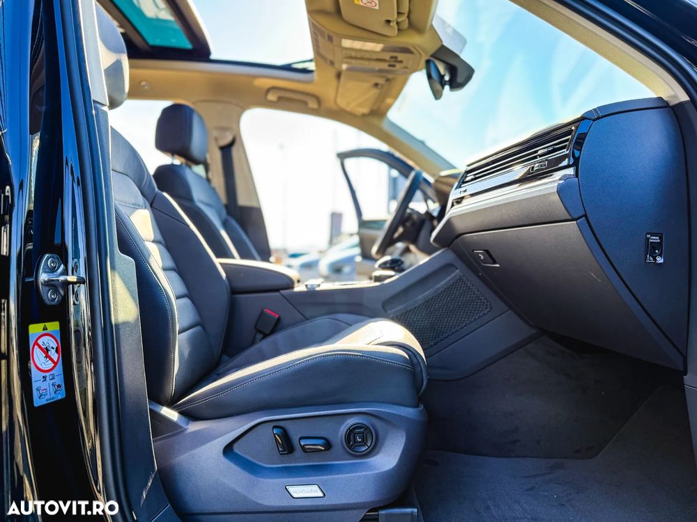 Volkswagen Touareg V6 TDI 4MOTION Elegance - 24