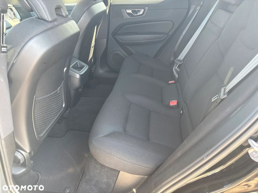 Volvo XC 60 B4 D AWD Momentum Pro - 13