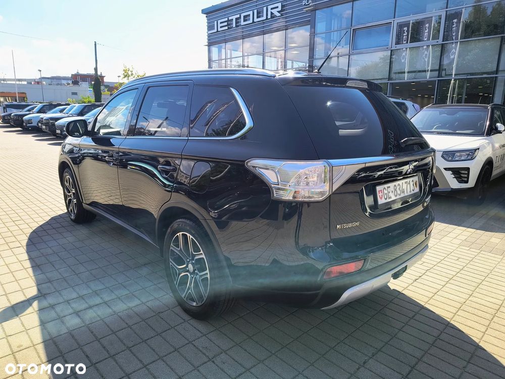 Mitsubishi Outlander Instyle NAVI + - 4