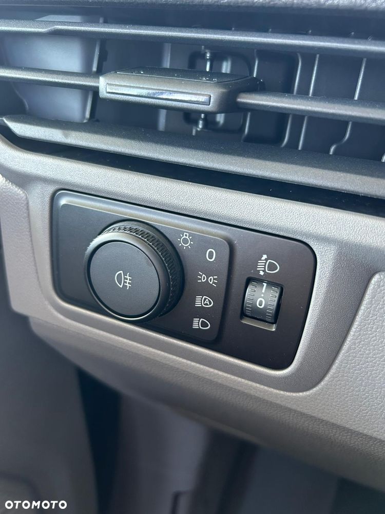 Volkswagen Transporter Kombi L2H1 M1 - 26