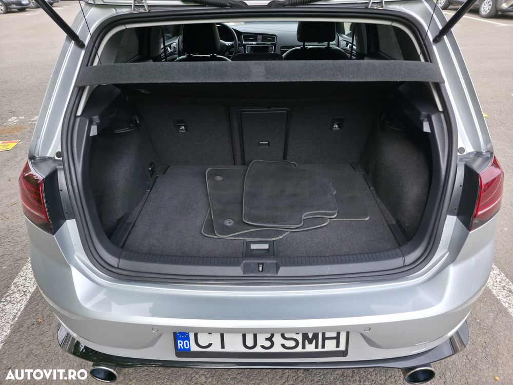 Volkswagen Golf - 24