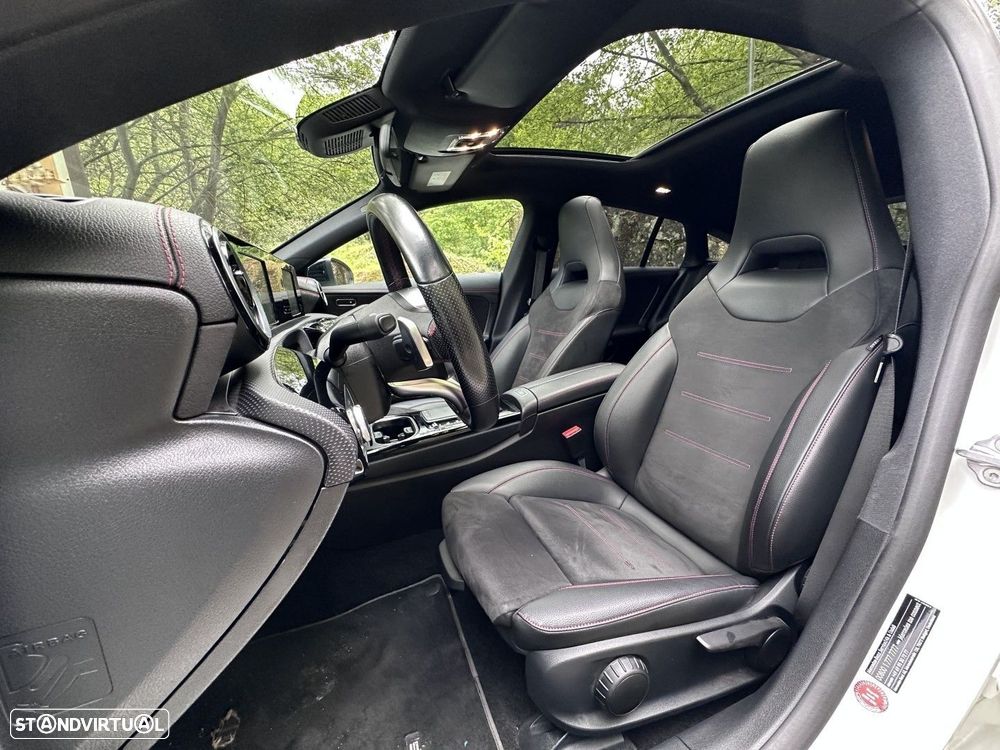 Mercedes-Benz CLA 250 e Shooting Brake AMG Line - 13