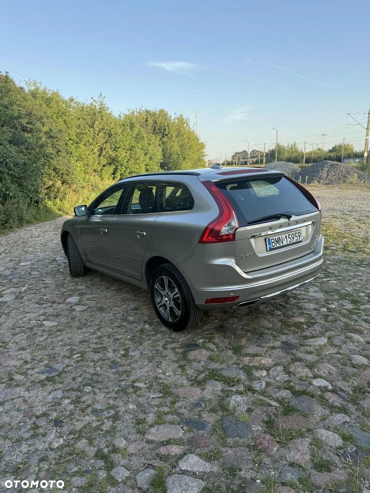 Volvo XC 60 D5 AWD Kinetic - 8