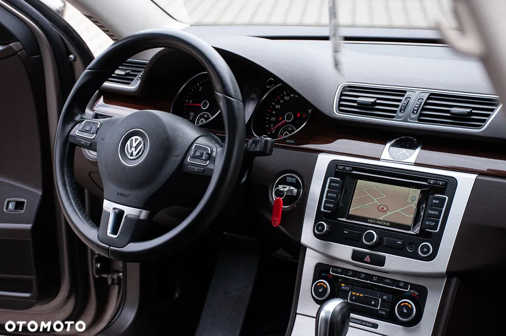 Volkswagen Passat 2.0 TDI DPF Highline DSG - 14
