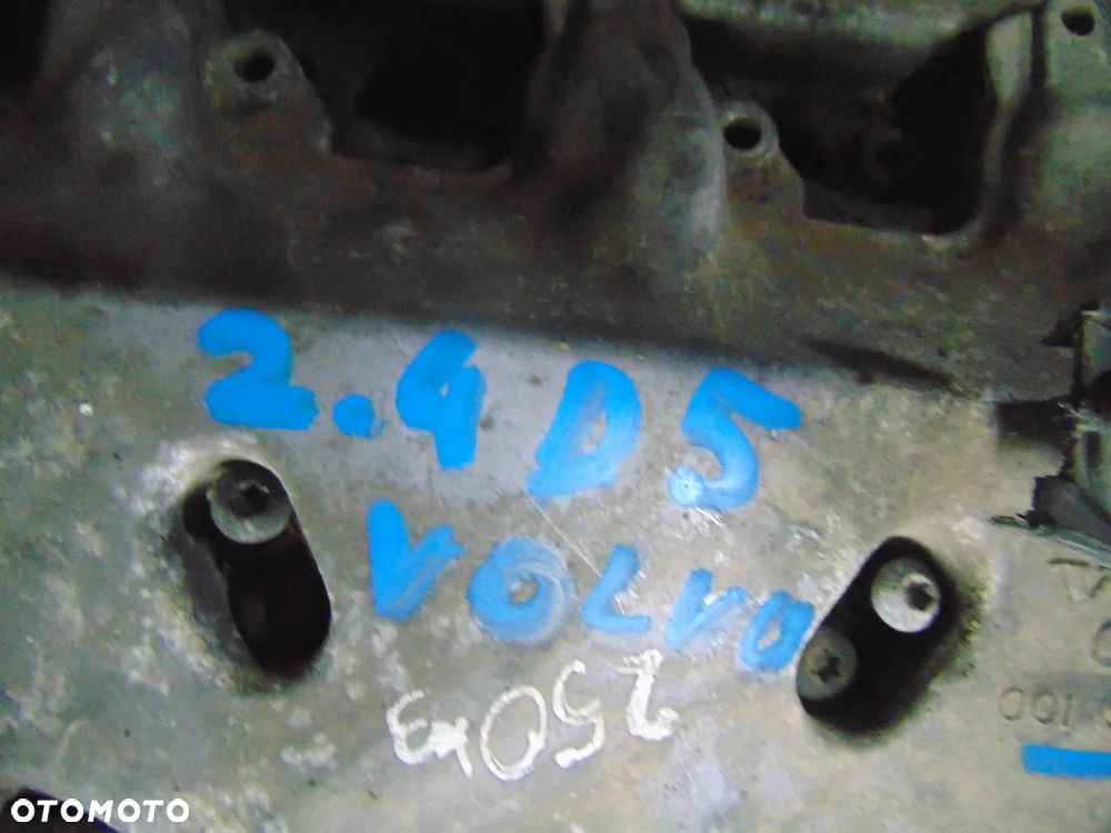 Pokrywa zaworów Volvo v70 2,4 d5