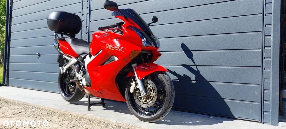 Honda VFR - 29
