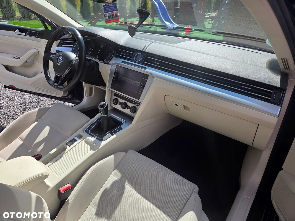 Volkswagen Passat 2.0 TDI BMT Comfortline - 16